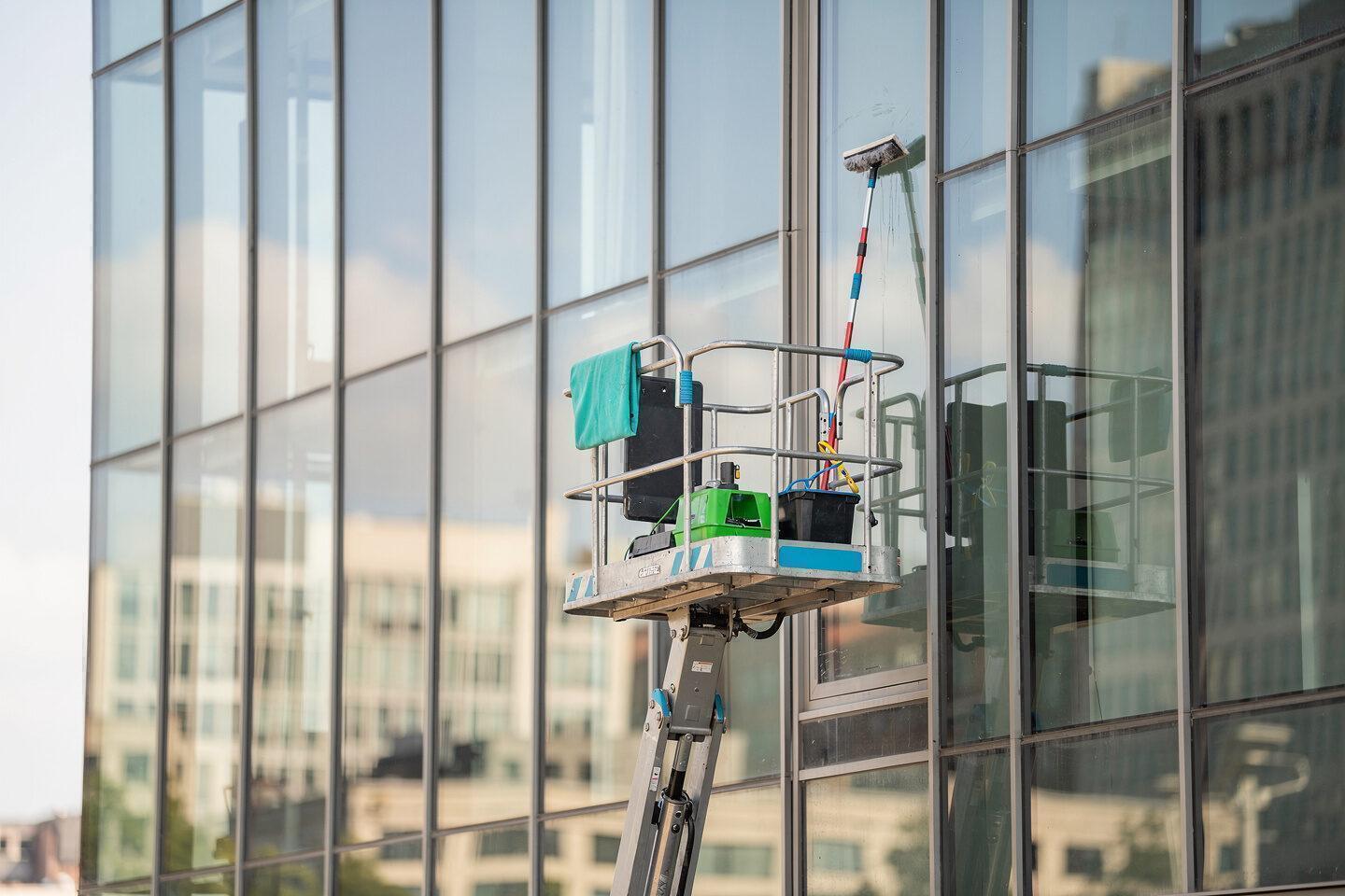 Fassadenpflege – Gebäudereinigung, Tatortreinigung, Fensterreinigung – 2BRUEDER e.K.
